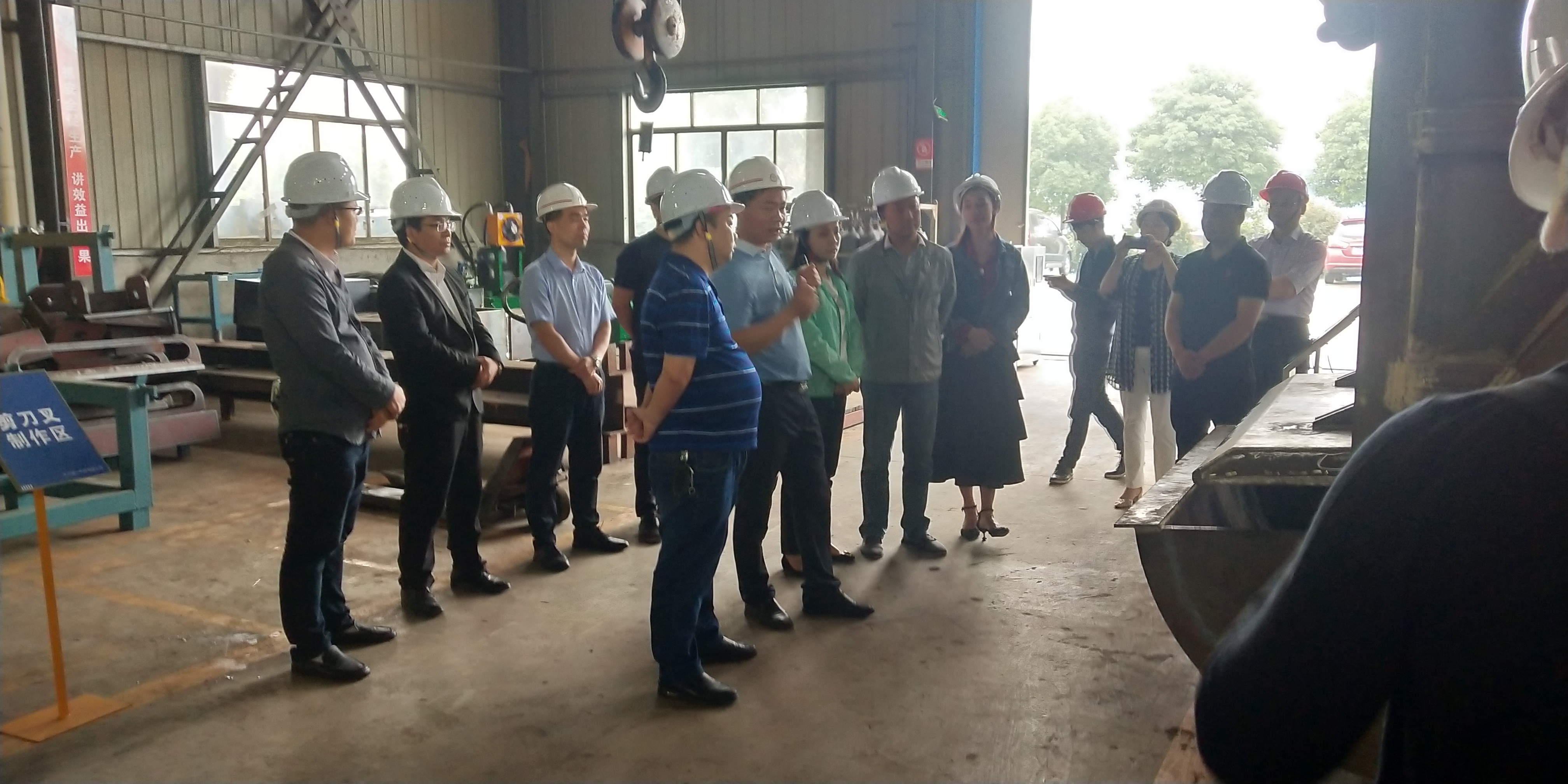 長沙湘一機(jī)械有限公司,長沙環(huán)衛(wèi)設(shè)備制造,長沙環(huán)衛(wèi)設(shè)備銷售,保潔項目